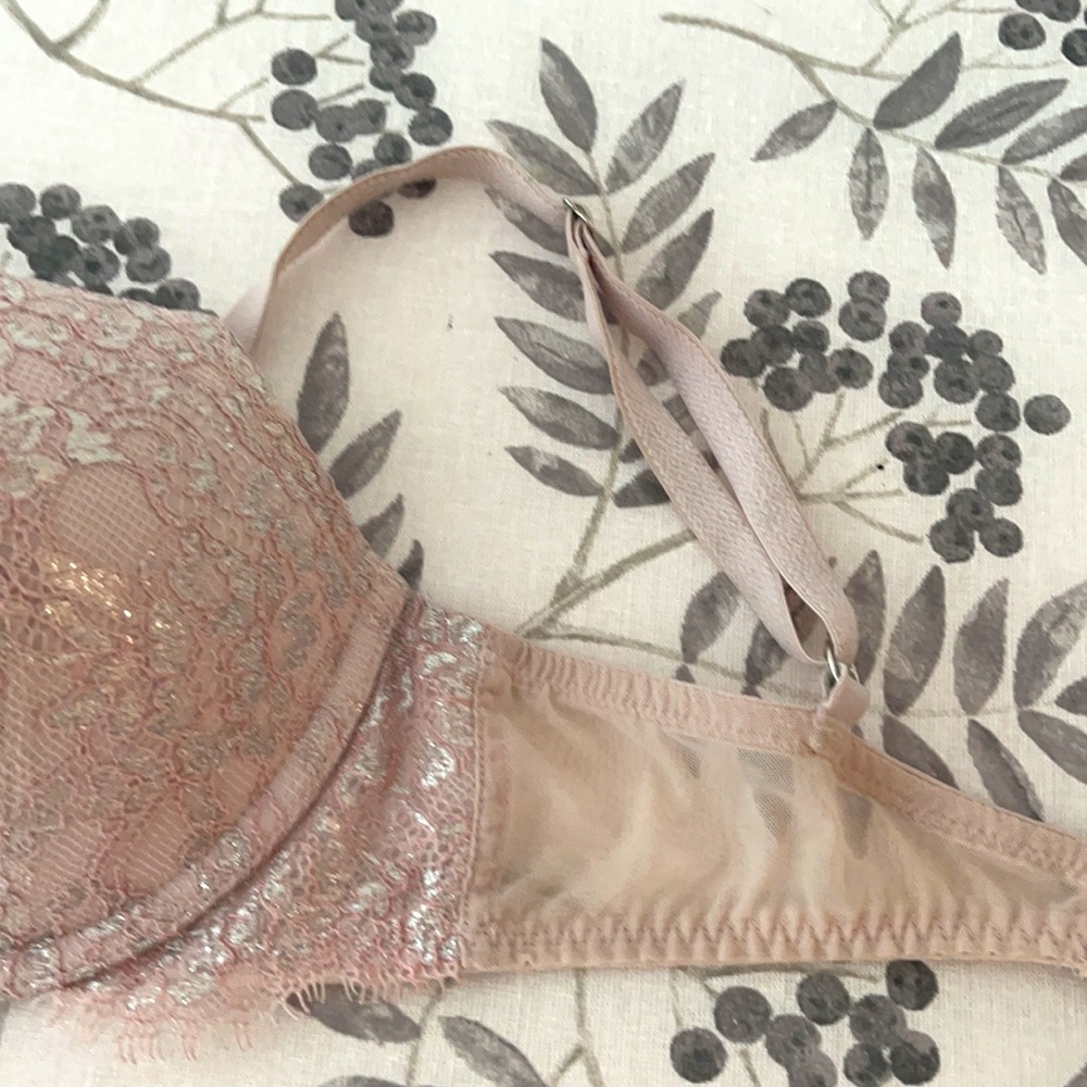 Victoria's Secret Push Ub bra 32 C lace - Picture 3 of 4